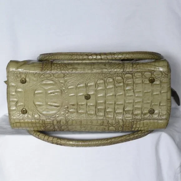 Matteo Mio By Edmond Salama Large Croc Embossed Olive Green Tote - Canada - Picture 4 of 6